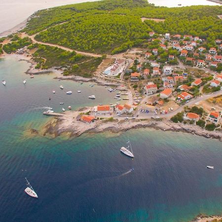 The Sea House Apartments Vis Buitenkant foto