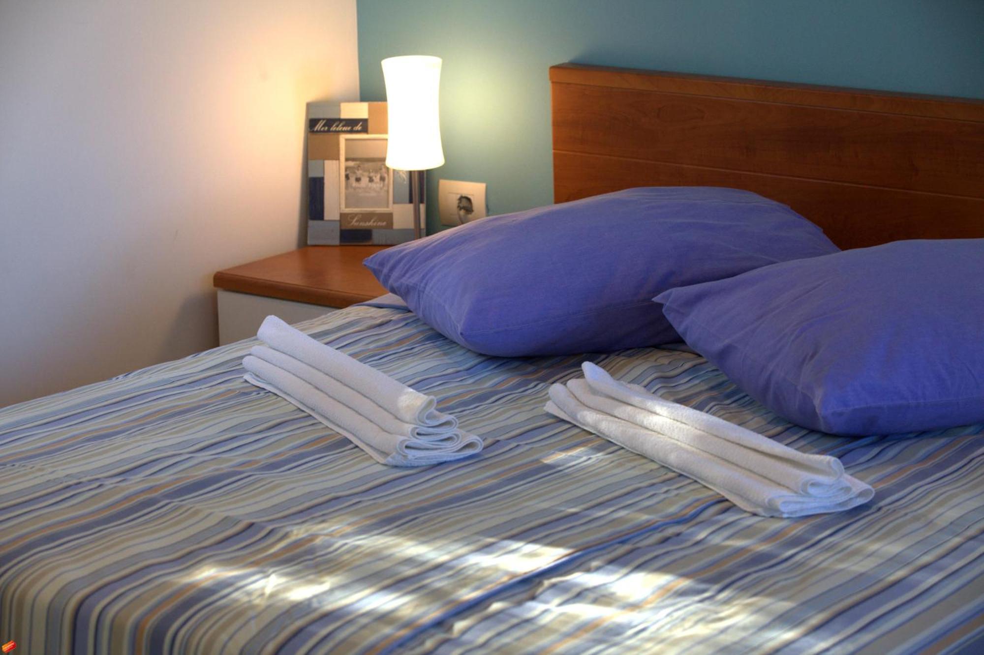 The Sea House Apartments Vis Kamer foto