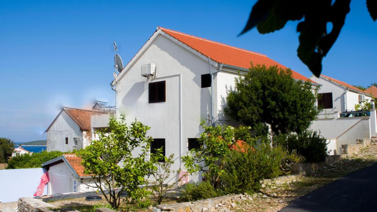 The Sea House Apartments Vis Buitenkant foto